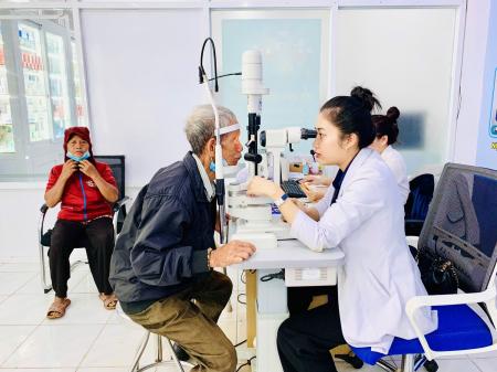 Bệnh viện Mắt Quốc tế Sài Gòn-Gia Lai tiên phong trong công tác xóa mù lòa