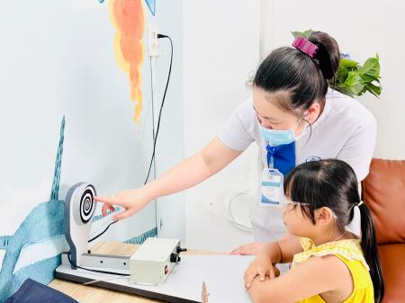 Bệnh viện Mắt Quốc tế Sài Gòn-Gia Lai cảnh báo gia tăng nhược thị ở trẻ